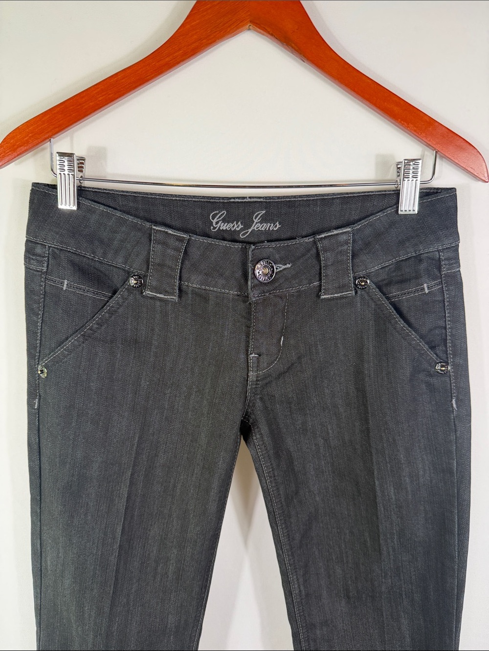 Guess Low Rise Black Boot Cut Jeans. Rhinestone Back Pockets. Womens Size 27 - Picture 2 of 8